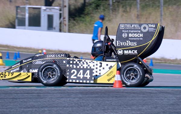 Einstein Motorsport fährt mit Mack CNC-Technik